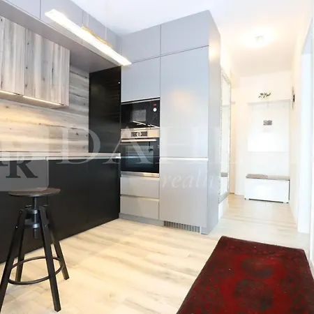 Einpark Fabulous With Private Parking *